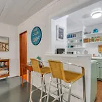 Sandy Feet Retreat Unit A 3 Bedroom Unit Steps To Beach