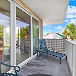 3 Bed Condo Block To Beach 2 Pools Hot Tub