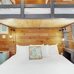 5 Bed 3 Ba Beach House W Private Pool