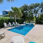 7 Palmwood Court