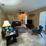 Islands Cozy Cottage I Unit 2