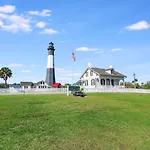 33C Lighthouse Point