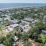 Jack\'S Tybee Treehouse