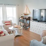 Nautical Nest 2 Bed 2 Bath Condo Walk To Beach