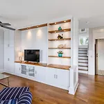 8 Sandlewood Court