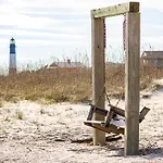Lighthouse Point 13B - Sea The Beach