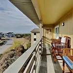 Lighthouse Point 9C