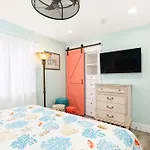 Lighthouse Point 20B