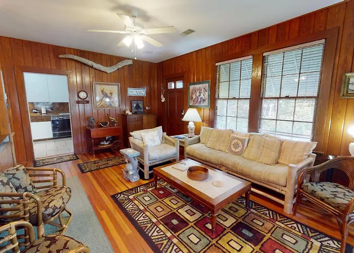2Nd Avenue - Classic Tybee Beach House By Tybee Beach Vacation Rentals