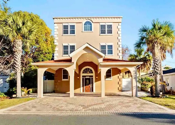 Unique 7-Br Entire Home Near Downtown Tybee With Private Pool