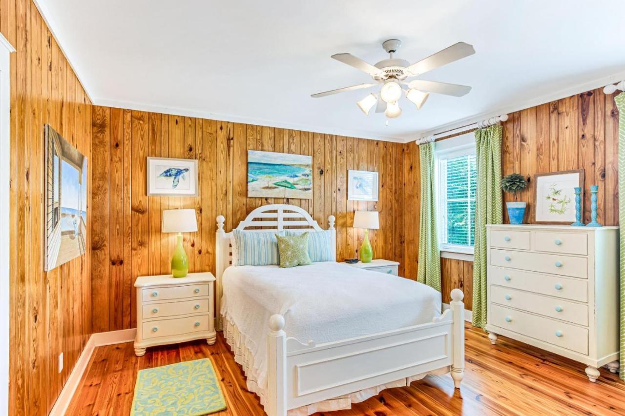 Holiday home Tenth Street Retreat Tybee Island