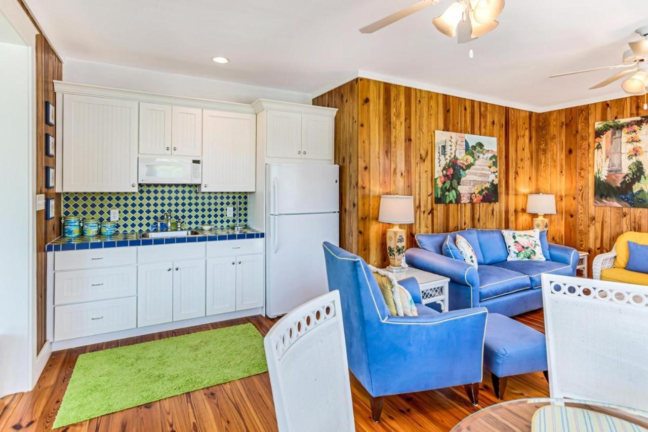 Holiday home Tenth Street Retreat Tybee Island