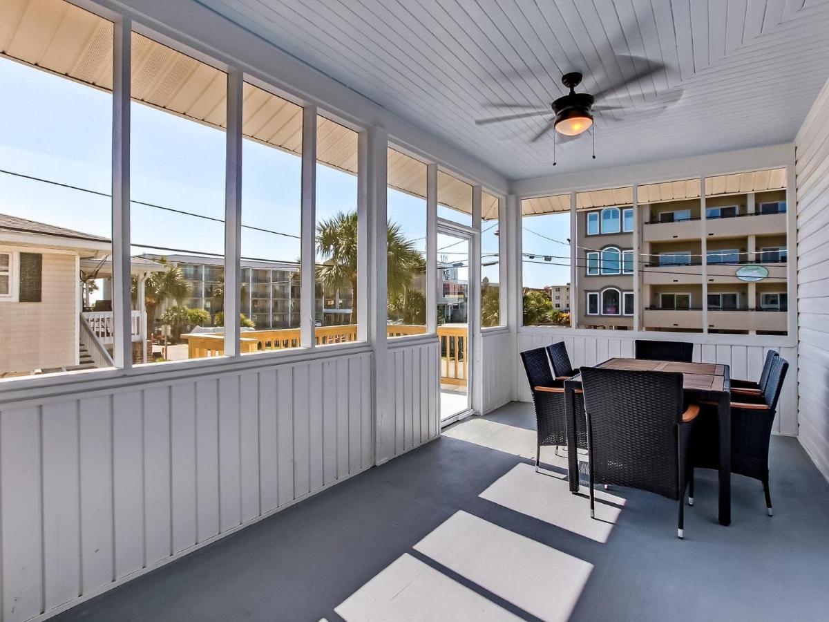 Beachside Collection - 8 Bedroom Holiday home