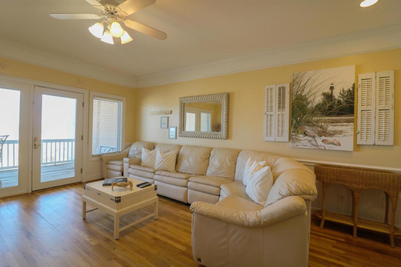 Victoria's Beachfront Retreat Holiday home *