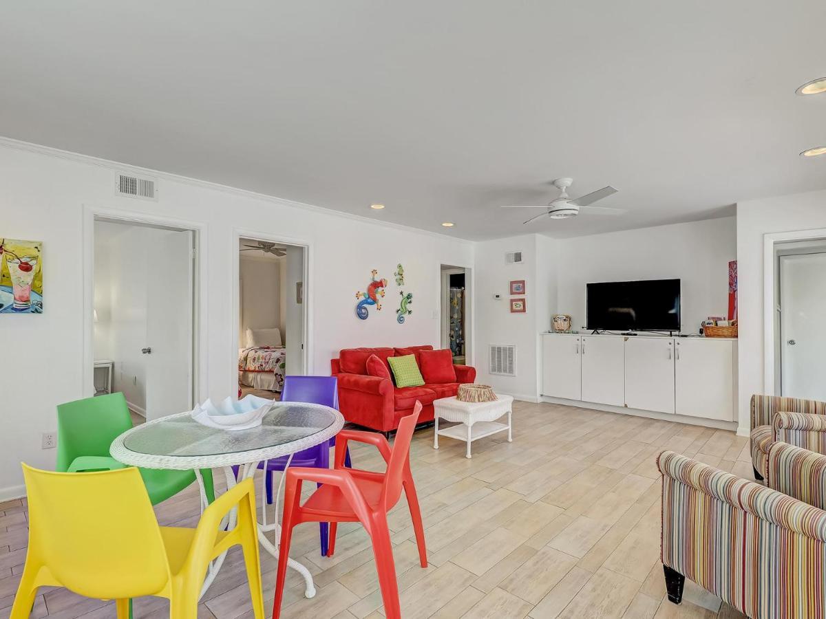 Coops Retreat Unit B *