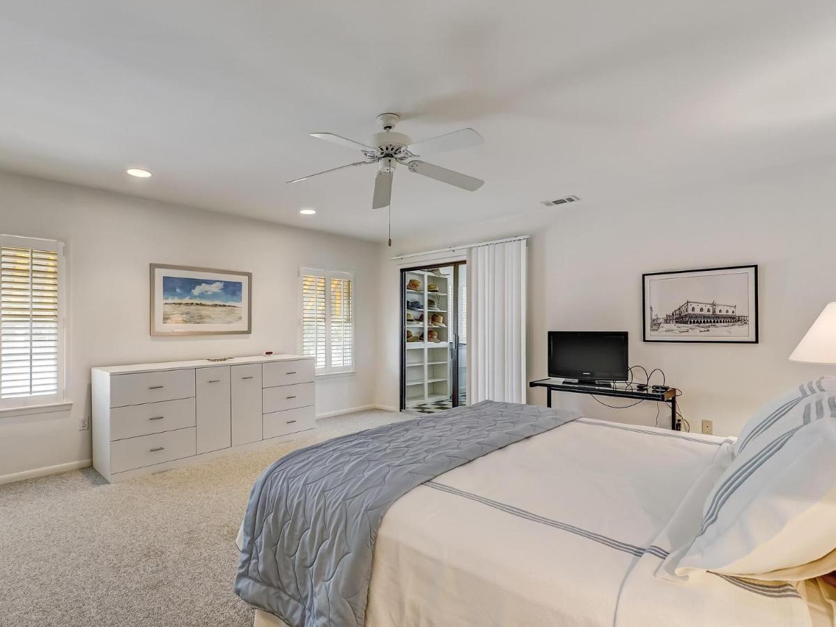 Coops Retreat Unit A Tybee Island