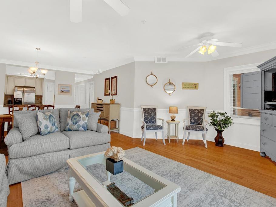 Brass Rail 113 Holiday home