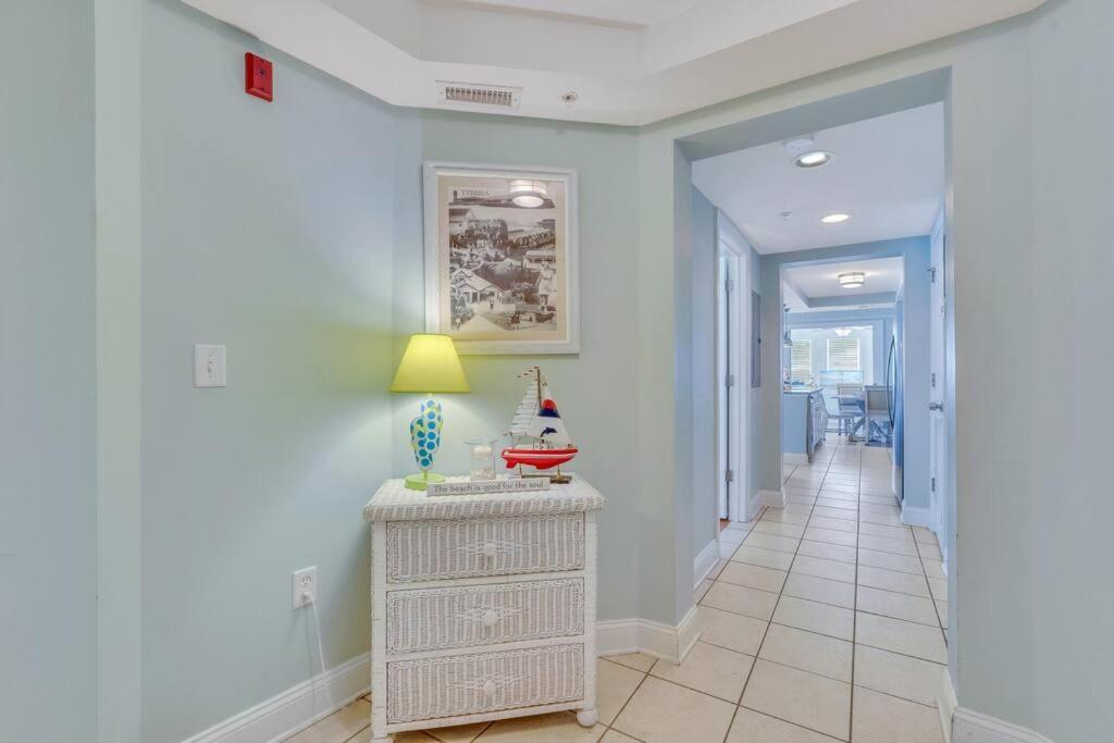 Tybee Dream: 2 Bed 2 Bath W/ Rooftop Pool Apartment