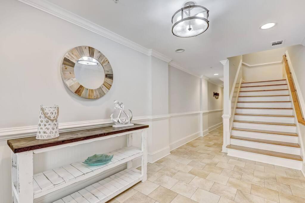 5 Bed 5 Bath Luxury Front W/ocean Views Tybee Island