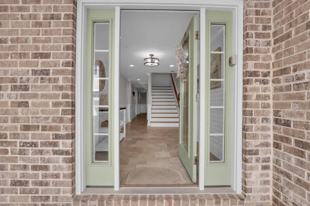 5 Bed 5 Bath Luxury Front W/ocean Views * Tybee Island
