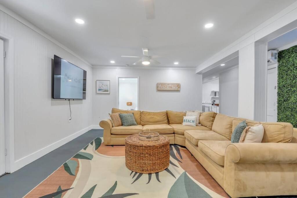 Apartment Sandy Feet Retreat Unit B 3 Bedroom Unit Steps To *