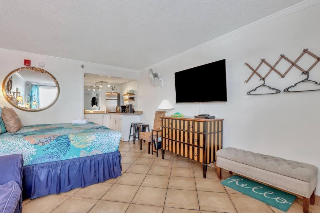 Apartment The Sea & Breeze:1 Bed W/pool Steps To