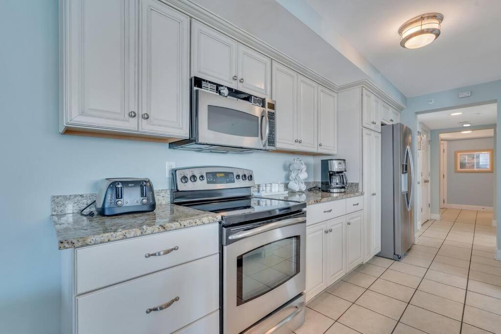 Tybee Dream: 2 Bed 2 Bath W/ Rooftop Pool *