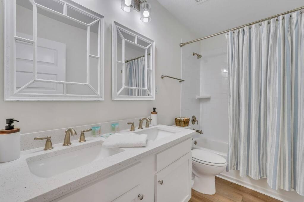 Freshly Renovated Tybee Home:short Walk To B Tybee Island