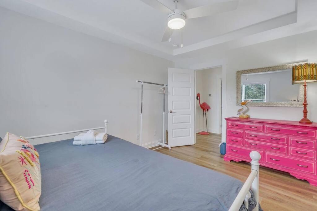 Freshly Renovated Tybee Home:short Walk To B