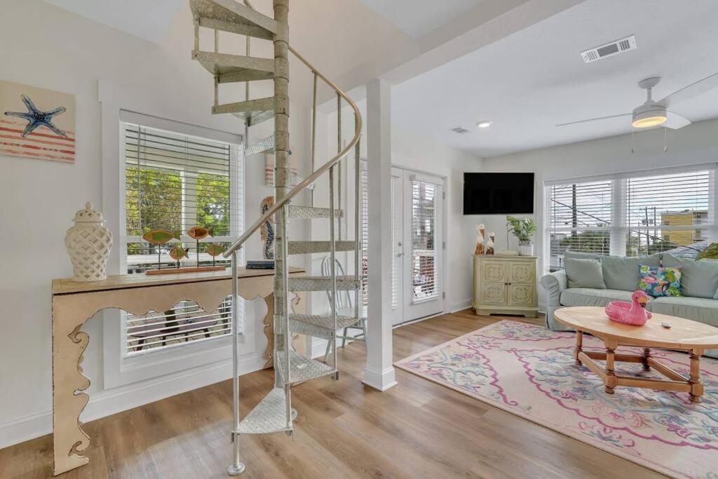 Apartment Freshly Renovated Tybee Home:short Walk To B *