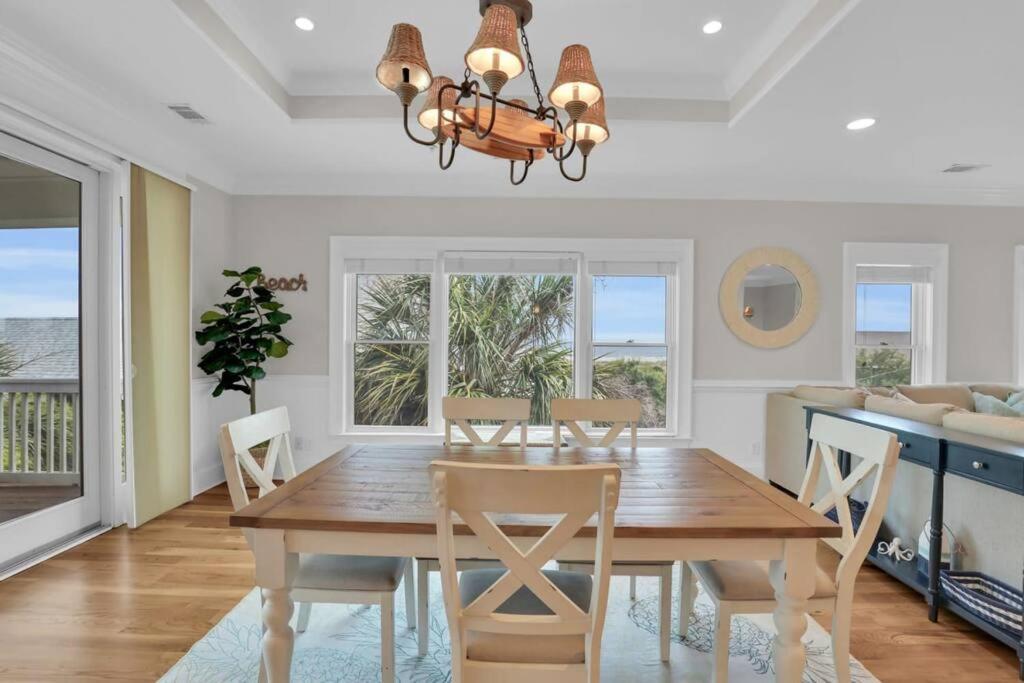 5 Bed 5 Bath Luxury Front W/ocean Views * Tybee Island