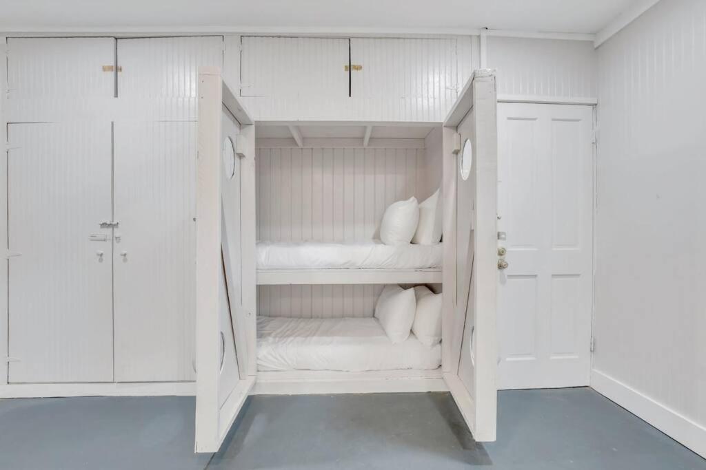 Sandy Feet Retreat Unit B 3 Bedroom Unit Steps To Apartment *