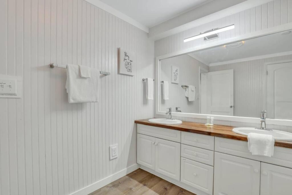 Sandy Feet Retreat Unit B 3 Bedroom Unit Steps To Apartment *