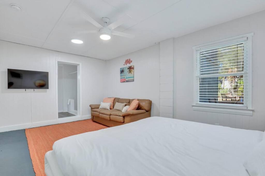 Sandy Feet Retreat Unit B 3 Bedroom Unit Steps To Apartment *