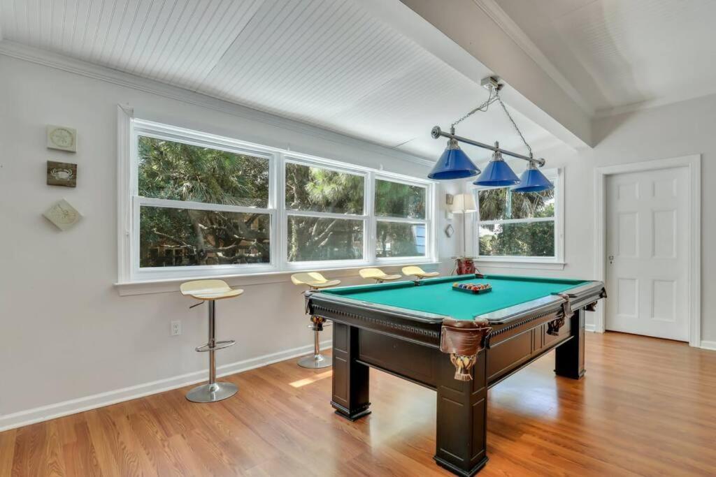 Pineapple By The Sea, 3 Bedroom Home, Steps To Tybee Island