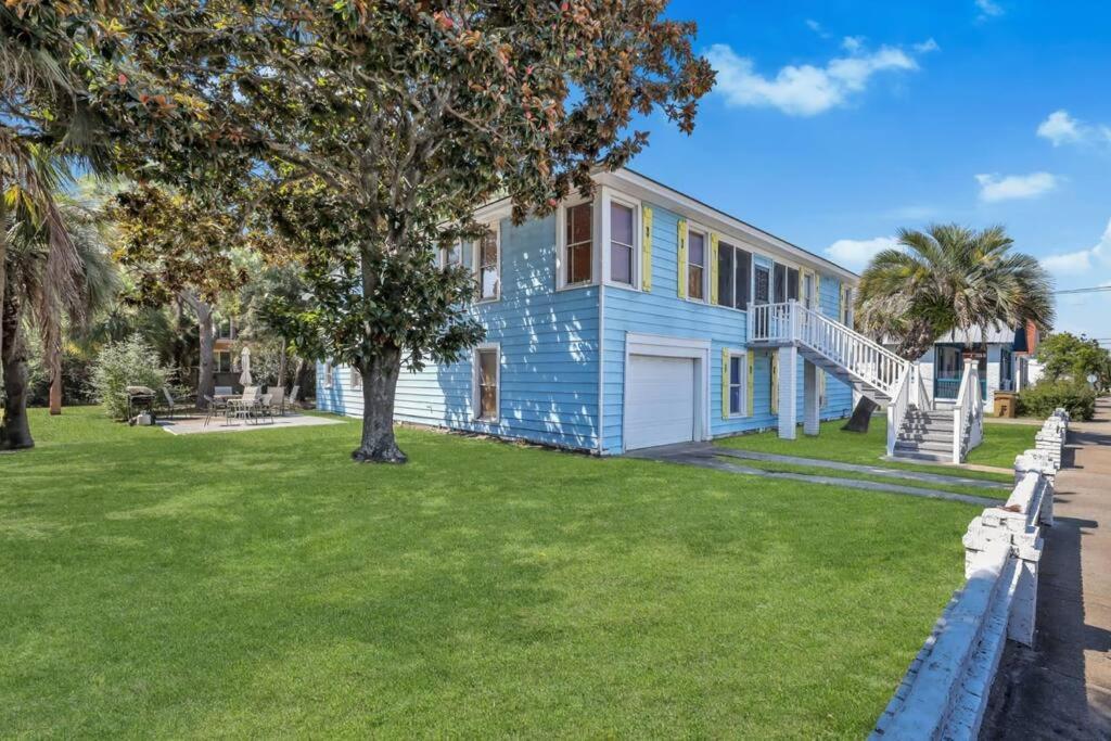 Apartment Pineapple By The Sea, 3 Bedroom Home, Steps To *