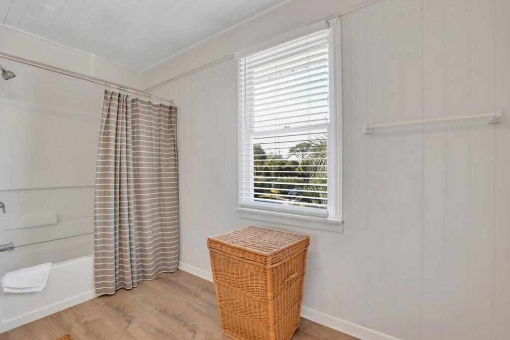 Sandy Feet Retreat Unit A 3 Bedroom Unit Steps To Apartment