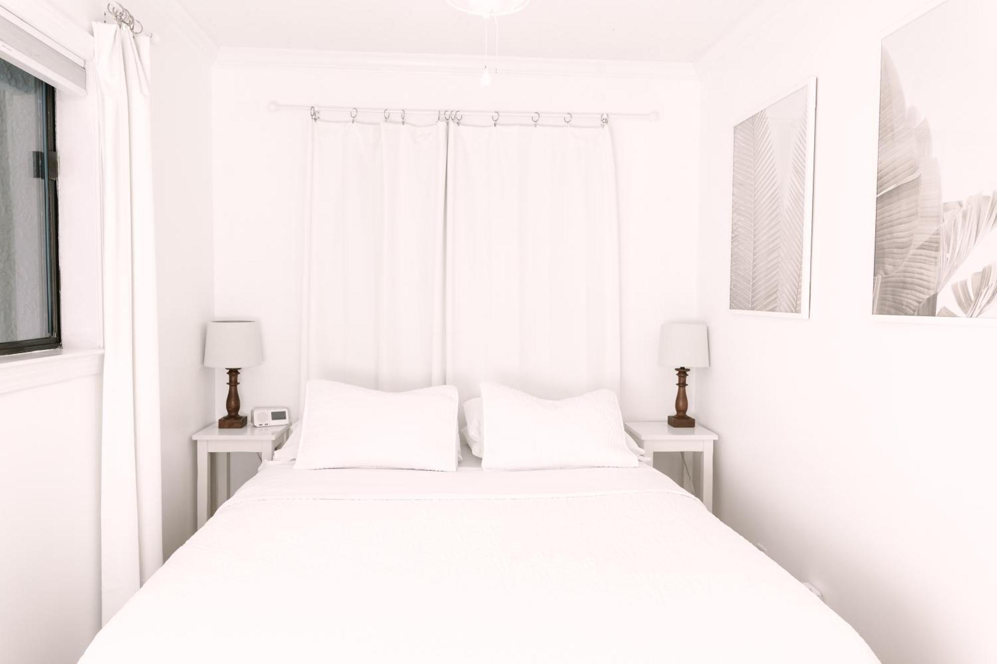 Private Balcony - - Pool And Pickleball Apartment *