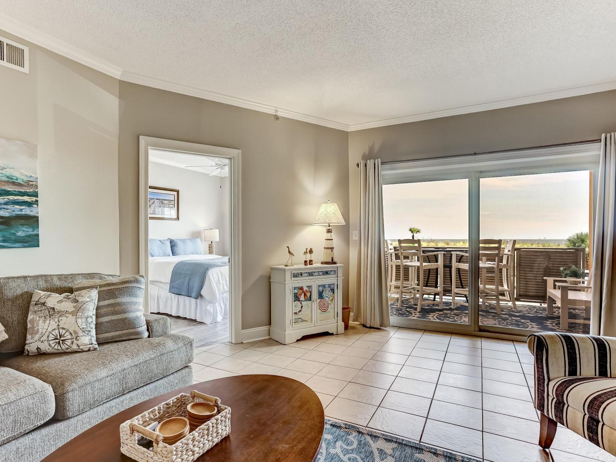 Holiday home Wonderful Ocean Views, Heated Pool Access, Steps To Beach! By Southern Belle Tybee *