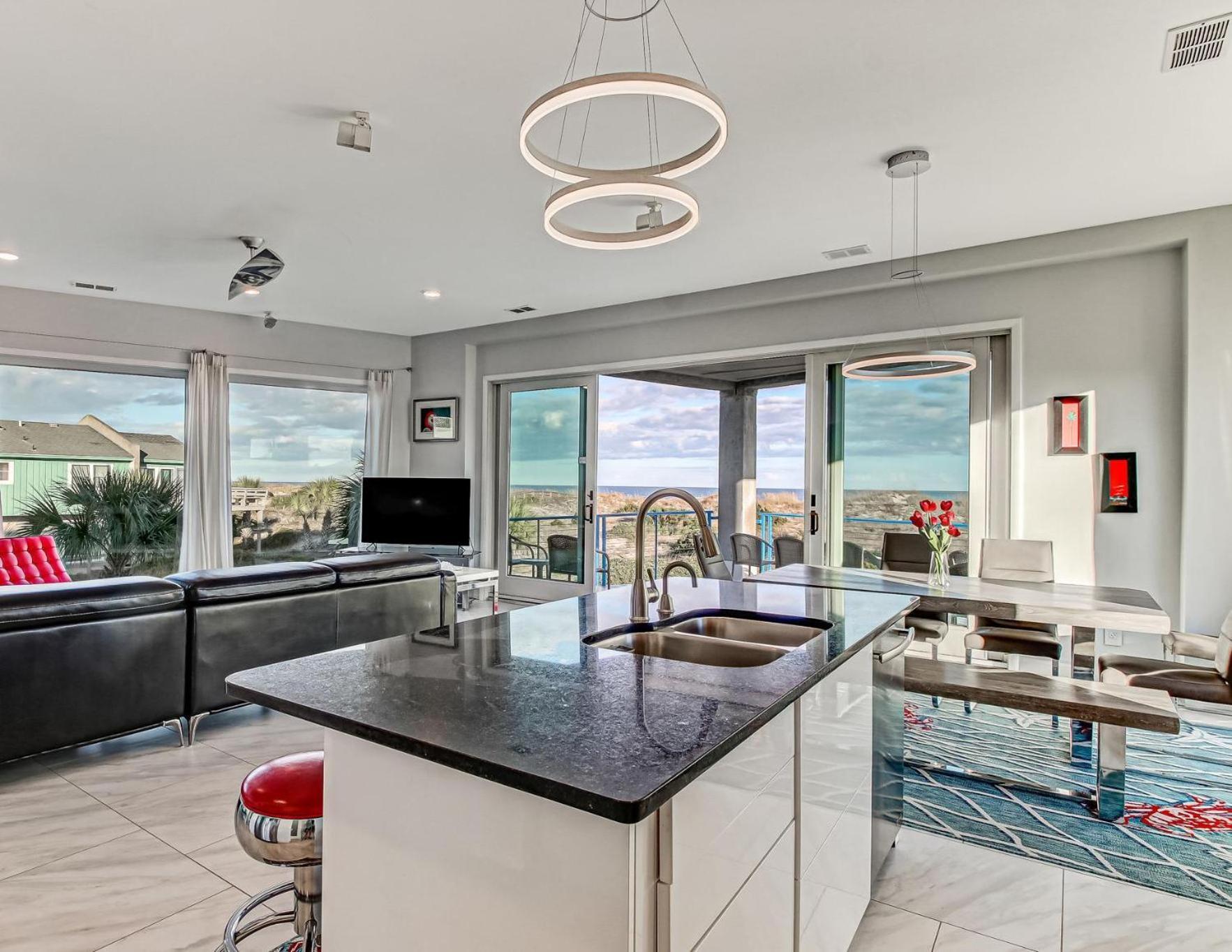 Ocean View Modern Holiday home