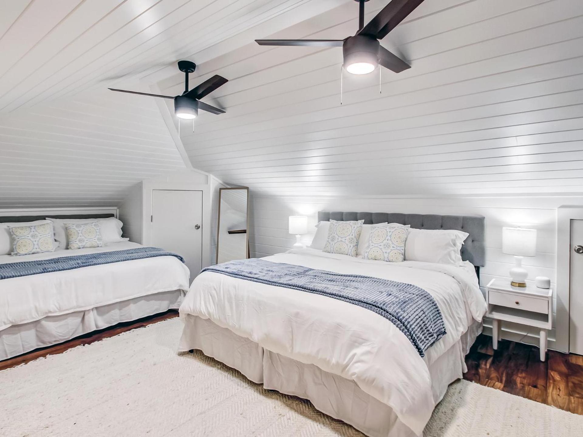 Beachside Collection - 8 Bedroom * Tybee Island