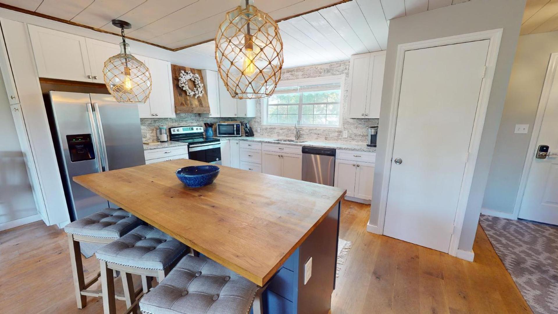 Bulldawg Bunker - 405-d Miller Lane By Tybee Vacation Holiday home *