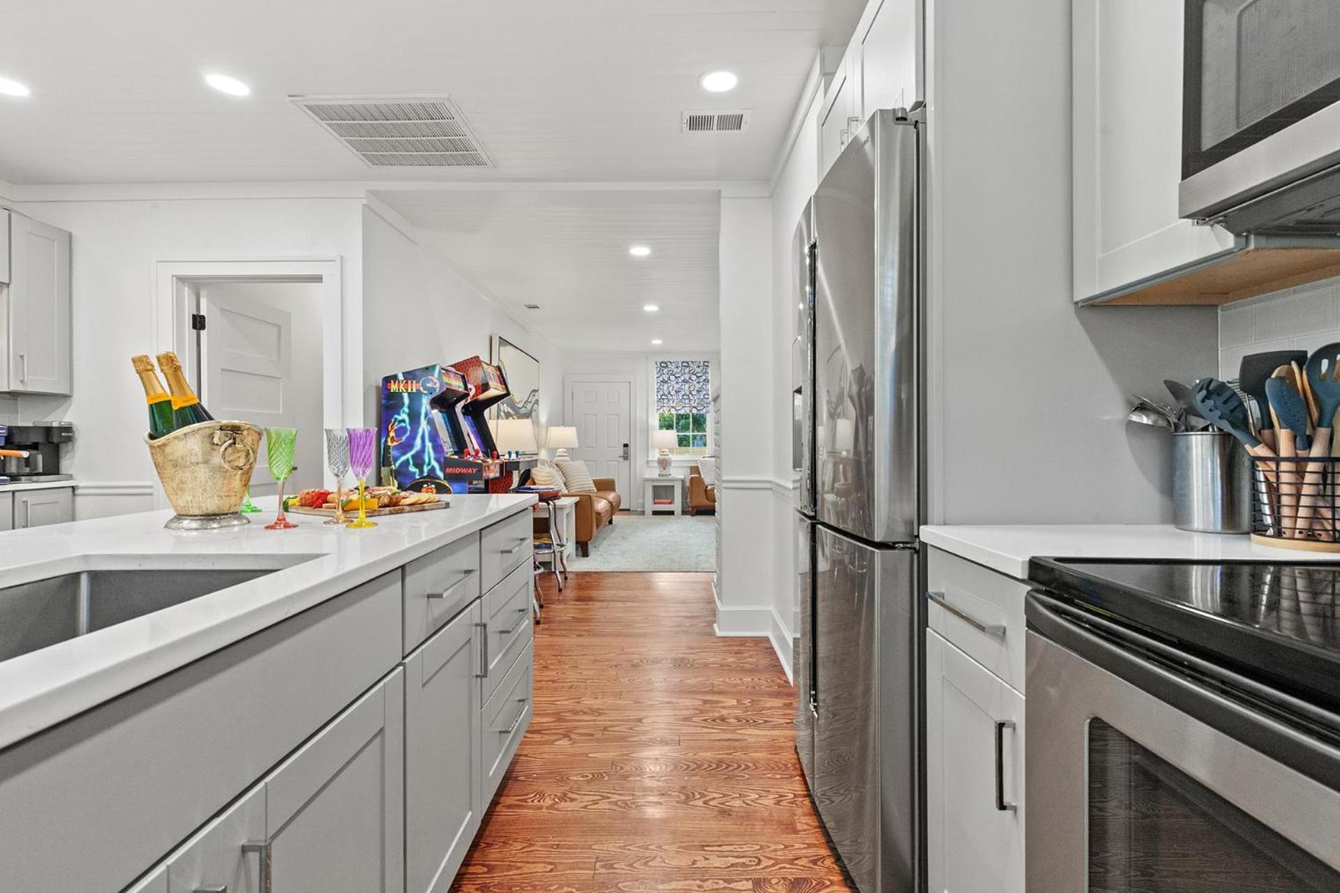 Pink Pearl By The Sea 8 Bedroom Holiday home Tybee Island