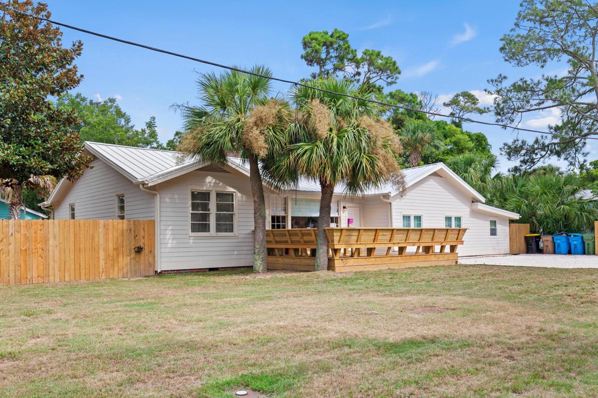 Pink Pearl By The Sea 5 Bedroom Holiday home Tybee Island