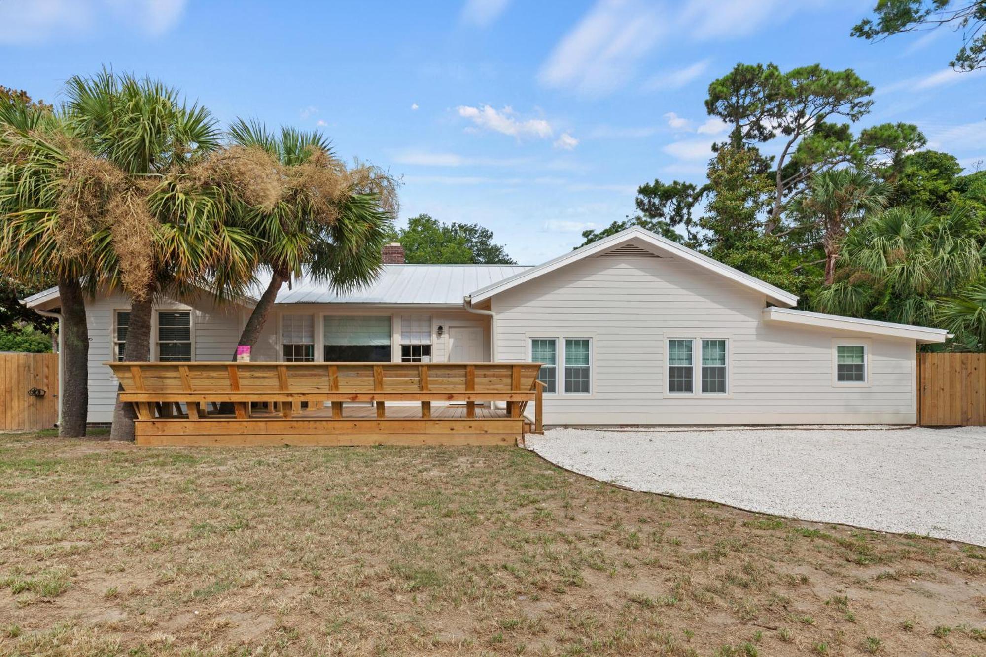 Pink Pearl By The Sea 5 Bedroom * Tybee Island