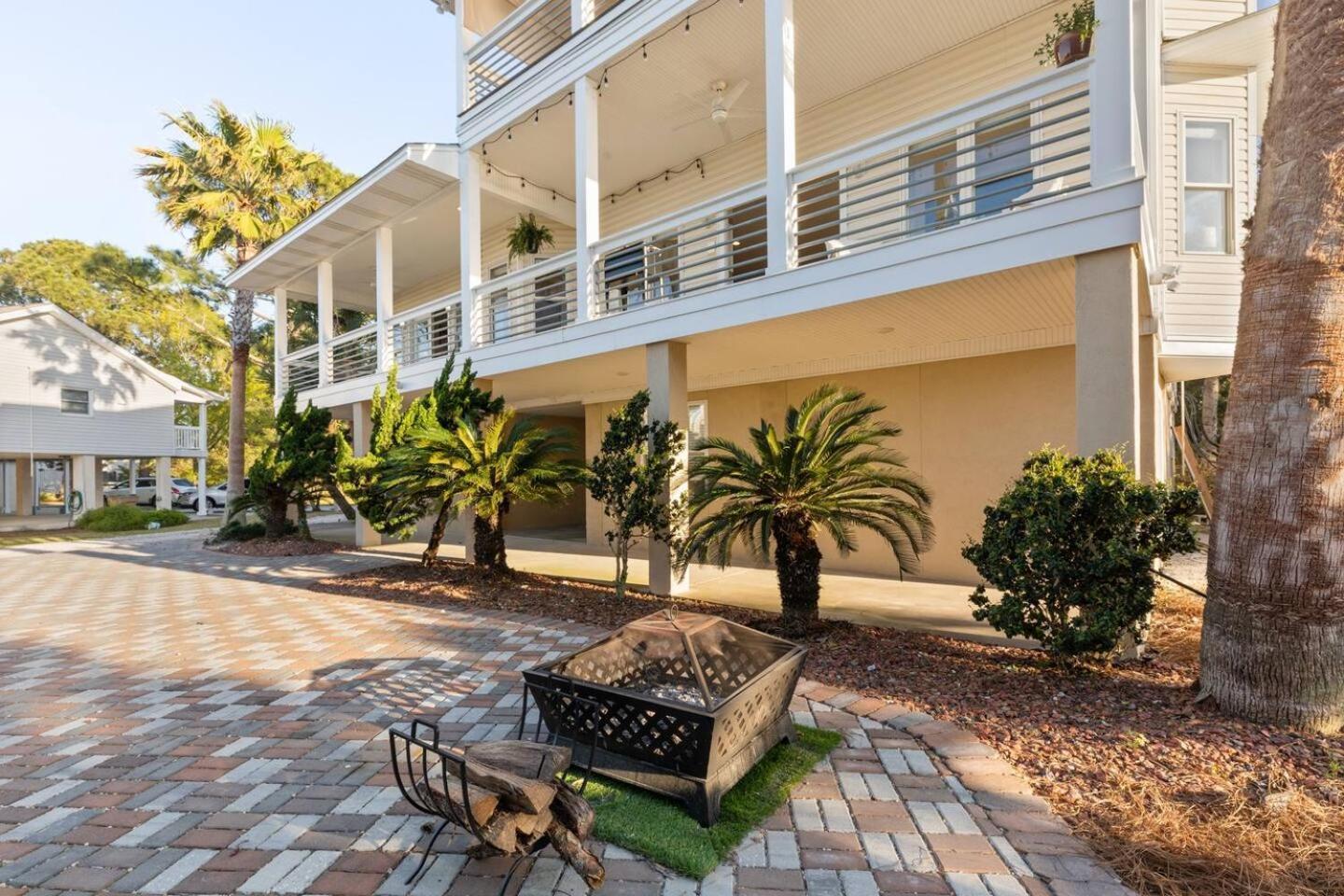 Newly Remodeled Beachfront Private Access *
