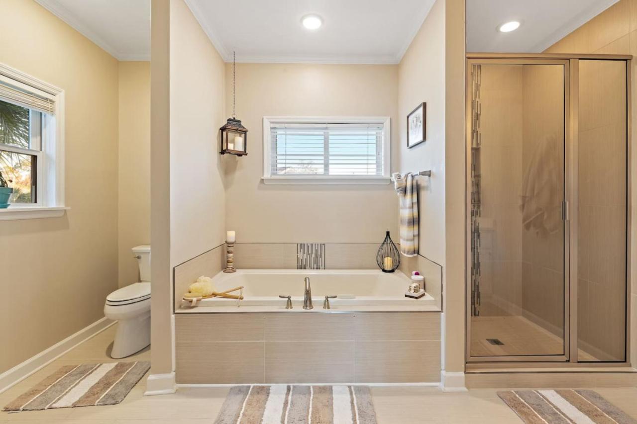 Holiday home Newly Remodeled Beachfront Private Access