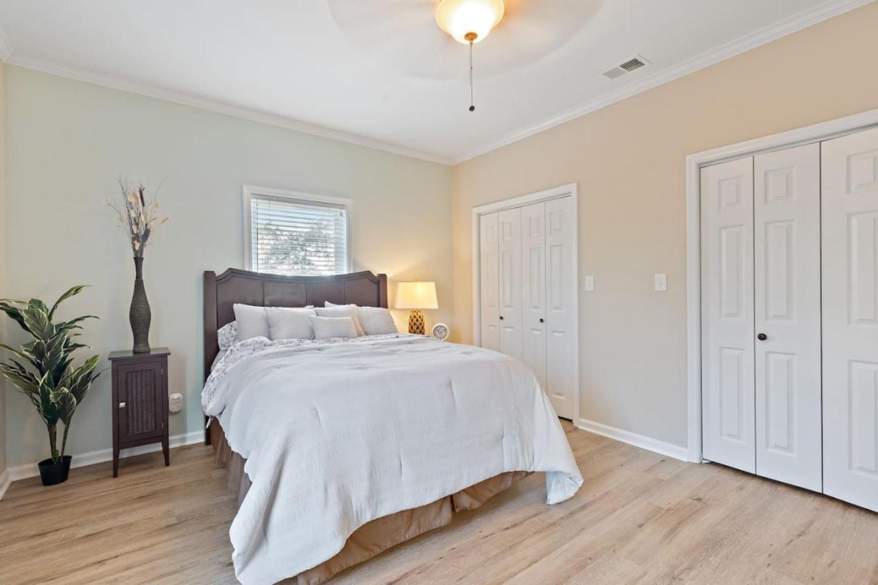 Newly Remodeled Beachfront Private Access *