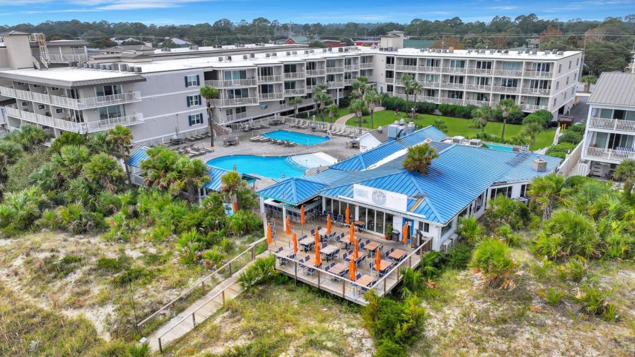 3 Bed Block To 2 Pools Hot Tub Apartment Tybee Island
