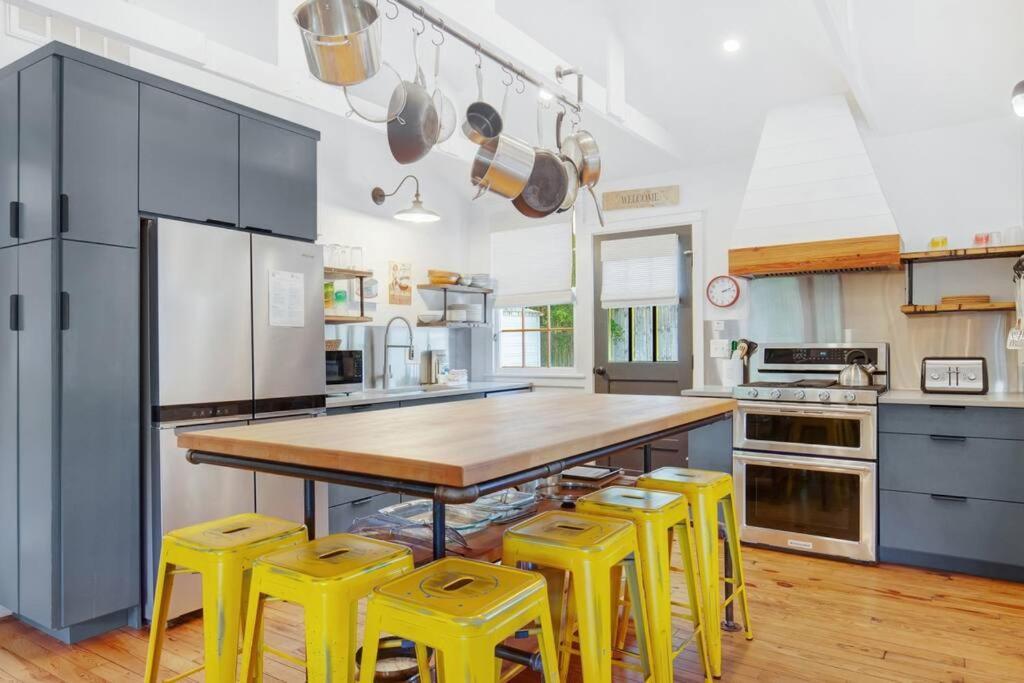 5 Bed 3 Ba House W Private Pool Tybee Island